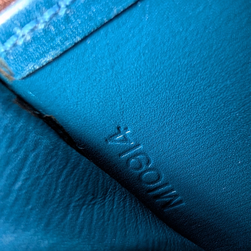 Louis Vuitton Vibrant Blue Epi Leather Wallet - Picture 9 of 9